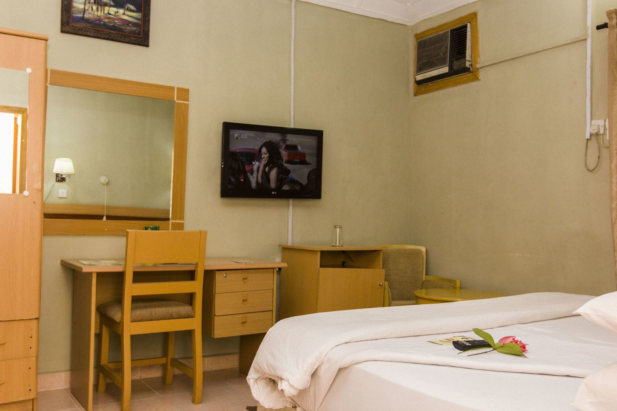 Eemjm Hotels And Suites Limited Уйо Экстерьер фото